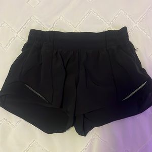 Black Lululemon Hotty Hot Shorts 2.5